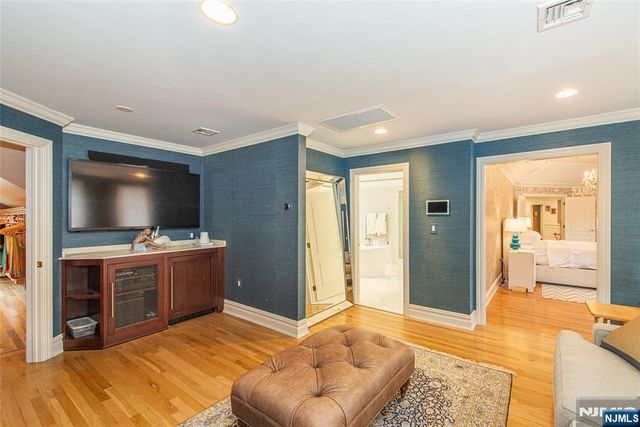 703 Ginger Lane, Franklin Lakes, NJ 07417