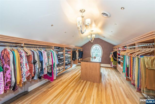 703 Ginger Lane, Franklin Lakes, NJ 07417