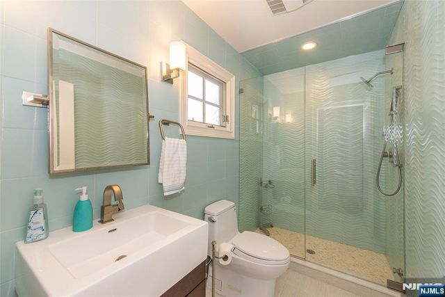 703 Ginger Lane, Franklin Lakes, NJ 07417
