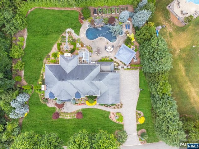 703 Ginger Lane, Franklin Lakes, NJ 07417