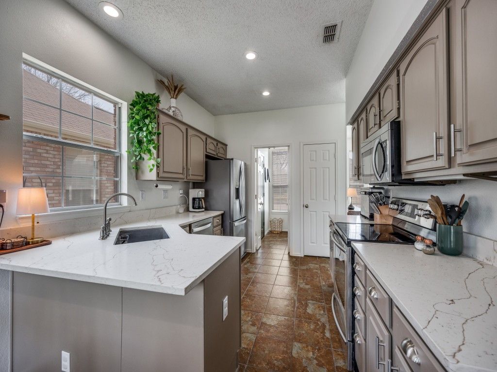 5820 Madison Drive, The Colony, TX 75056