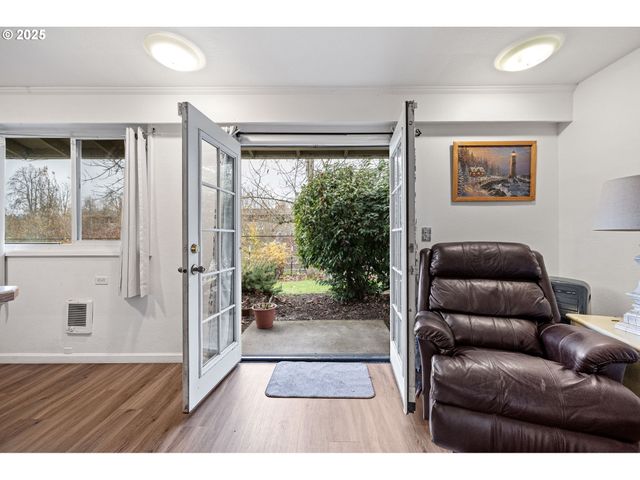 2132 W 14TH Ct, Eugene, OR 97402