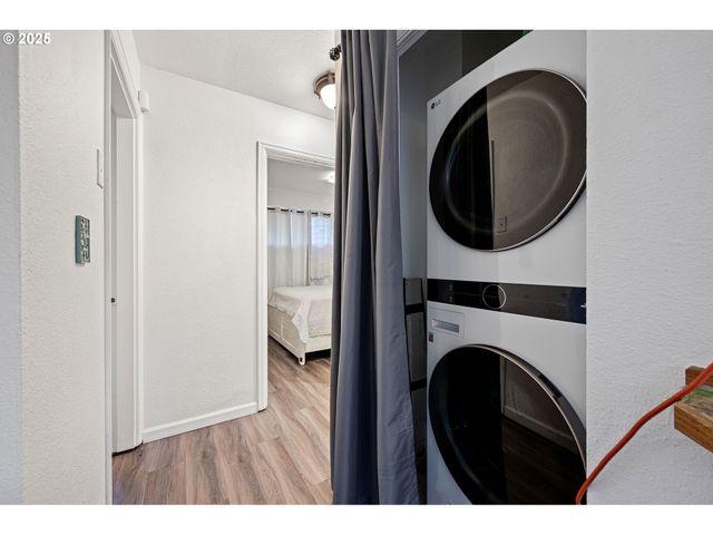 2132 W 14TH Ct, Eugene, OR 97402