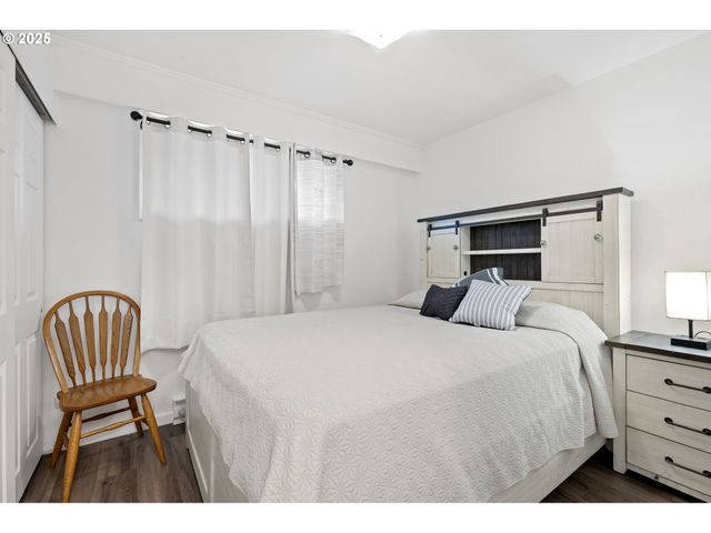 2132 W 14TH Ct, Eugene, OR 97402