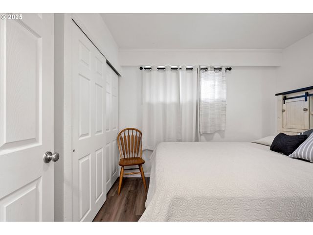 2132 W 14TH Ct, Eugene, OR 97402