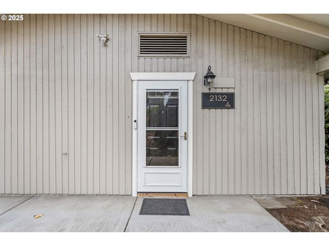 2132 W 14TH Ct, Eugene, OR 97402