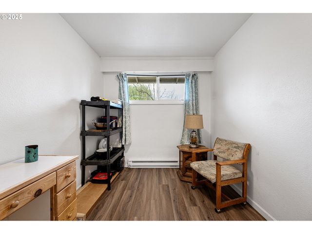 2132 W 14TH Ct, Eugene, OR 97402