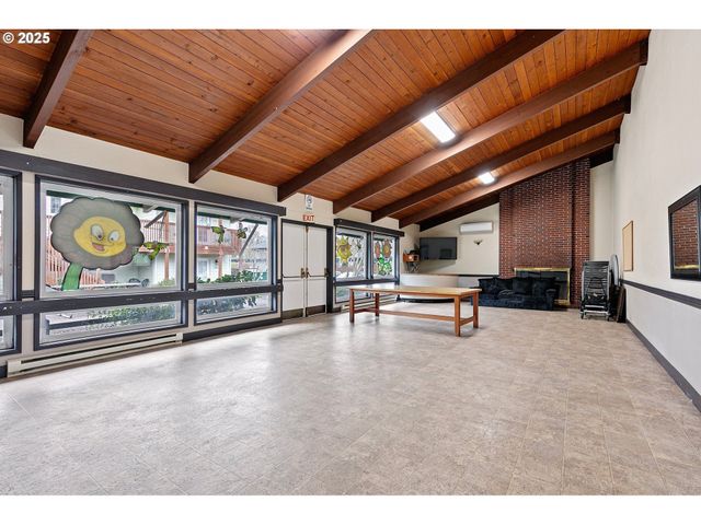 2132 W 14TH Ct, Eugene, OR 97402