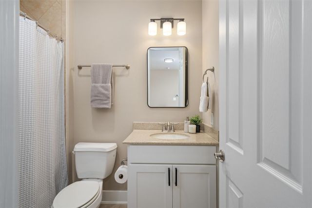 1244 Hobbs Reach Lane, Houston, TX 77008