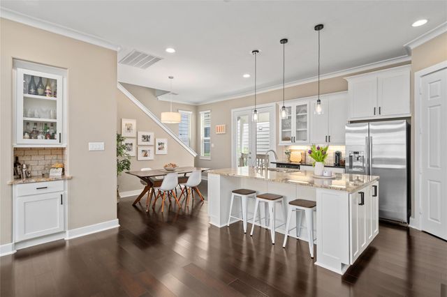 1244 Hobbs Reach Lane, Houston, TX 77008
