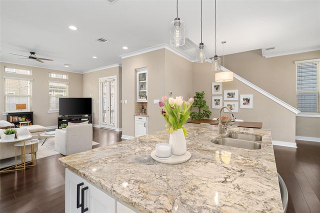 1244 Hobbs Reach Lane, Houston, TX 77008