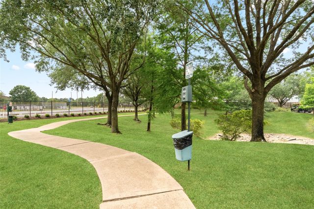 1244 Hobbs Reach Lane, Houston, TX 77008