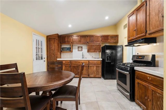 19012 Drycliff, Canyon Country, CA 91351