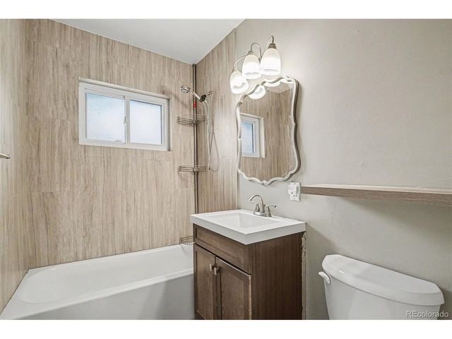 70 S Field St, Lakewood, CO 80226
