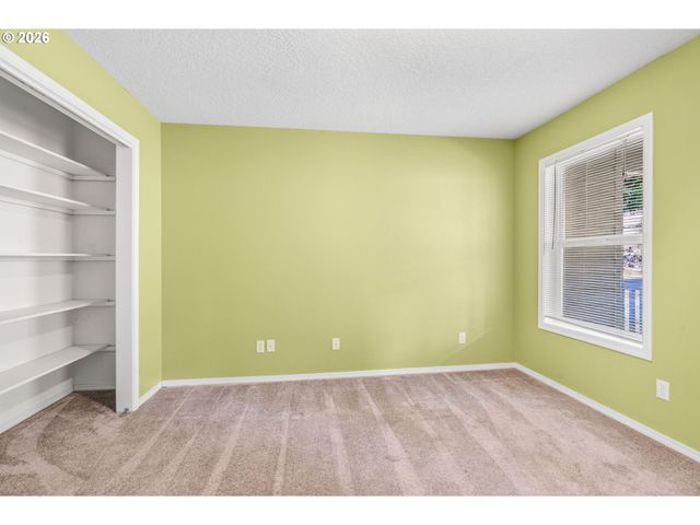 551 Haussler Rd, Kelso, WA 98626