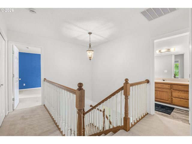 551 Haussler Rd, Kelso, WA 98626