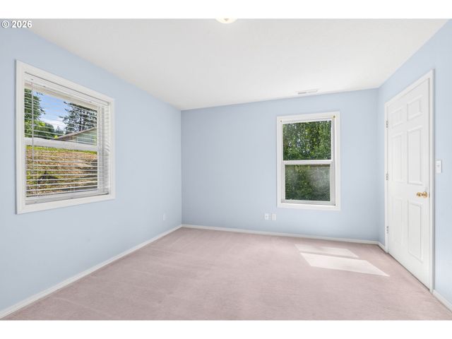 551 Haussler Rd, Kelso, WA 98626