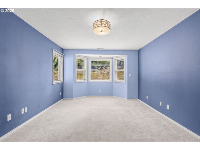 551 Haussler Rd, Kelso, WA 98626
