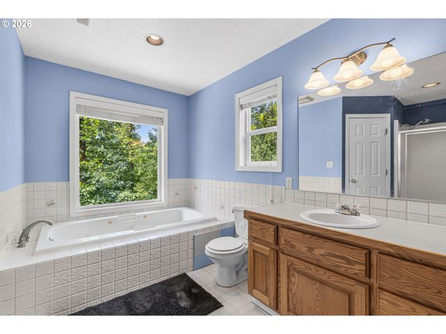 551 Haussler Rd, Kelso, WA 98626