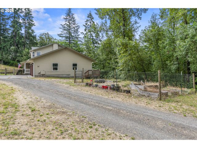 551 Haussler Rd, Kelso, WA 98626