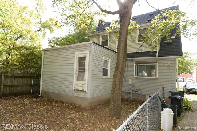 1924 Pinecrest Drive, Ferndale, MI 48220