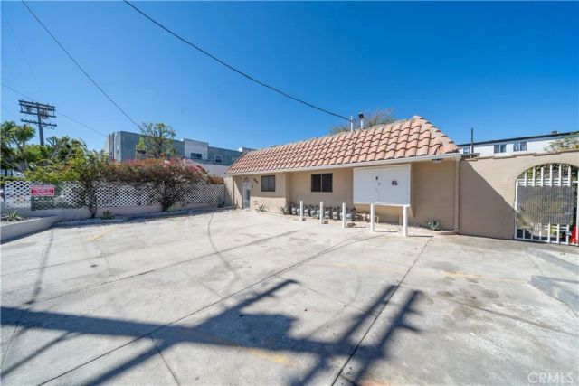 5335 Harmony Avenue, North Hollywood, CA 91601