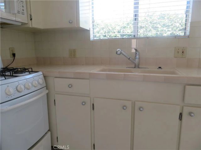5335 Harmony Avenue, North Hollywood, CA 91601