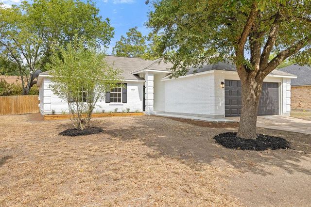 1006 Cottonbowl DR, Taylor, TX 76574