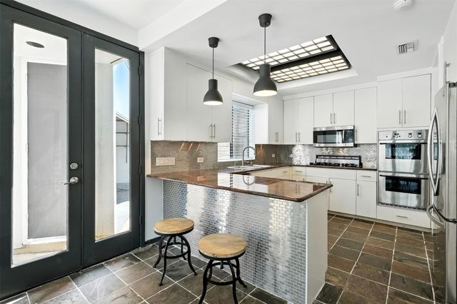 2019 Mcclendon Street, Houston, TX 77030