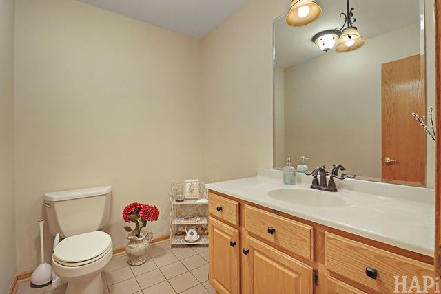 7207 Viscaya Drive, Spring Grove, IL 60081