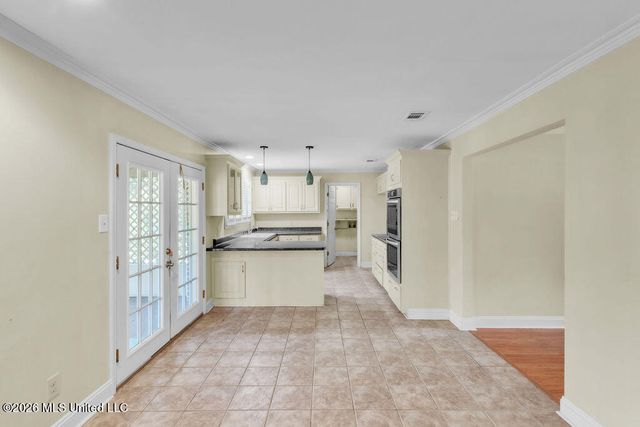 1513 Woodhaven Street, Pascagoula, MS 39581