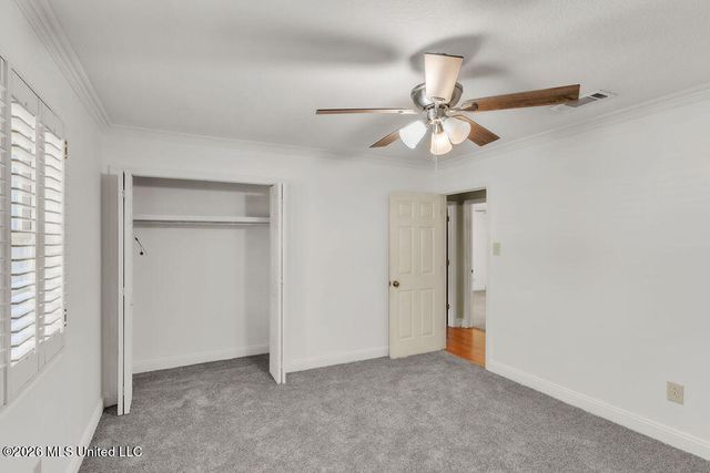1513 Woodhaven Street, Pascagoula, MS 39581