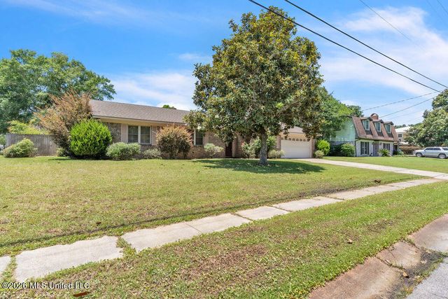 1513 Woodhaven Street, Pascagoula, MS 39581