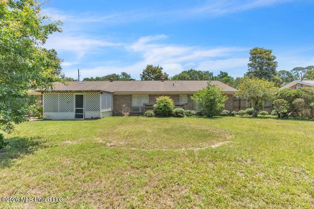 1513 Woodhaven Street, Pascagoula, MS 39581