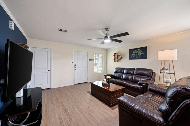 760 Hackberry Branch Court, Magnolia, TX 77354