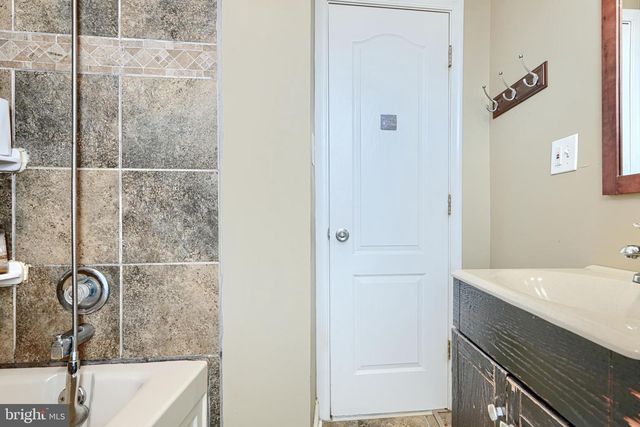 29 HENRY AVE, Nottingham, MD 21236