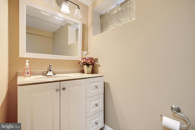 29 HENRY AVE, Nottingham, MD 21236