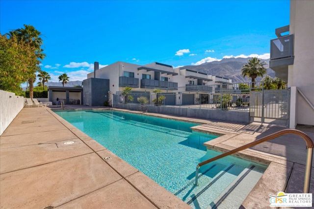 1520 N Via Miraleste, Palm Springs, CA 92262