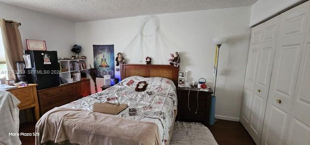 200 Lakeview Drive 212, Weston, FL 33326
