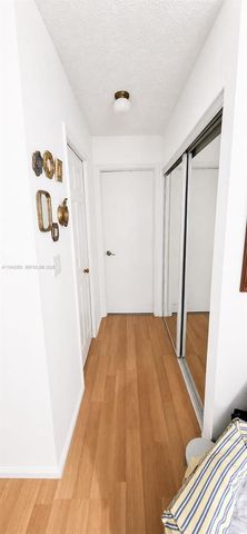 200 Lakeview Drive 212, Weston, FL 33326