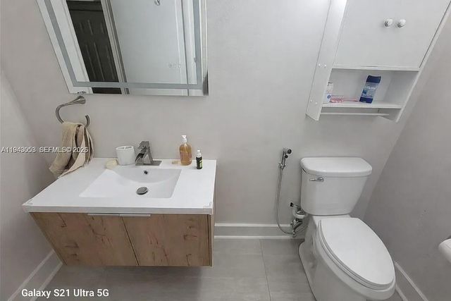 200 Lakeview Drive 212, Weston, FL 33326