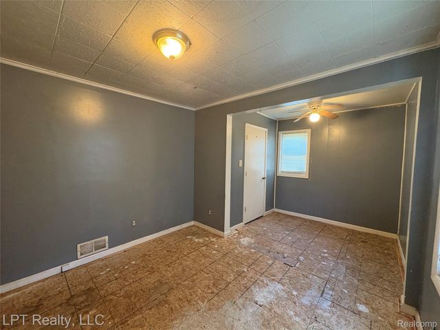 453 Spruce Street, Wyandotte, MI 48192