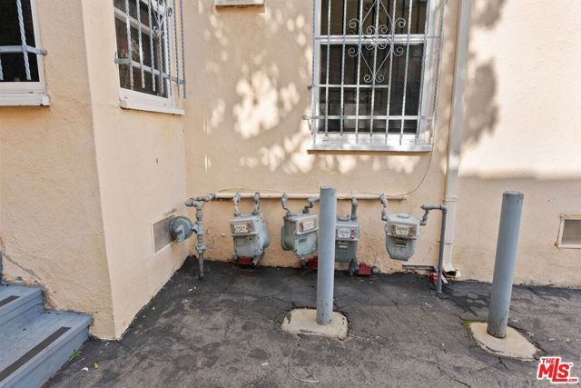 428 N Genesee Avenue, Los Angeles, CA 90036