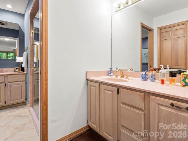 20 Clubside Drive, Asheville, NC 28804