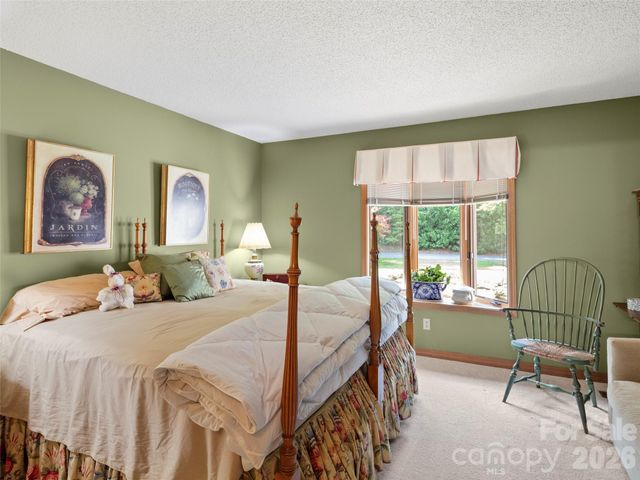 20 Clubside Drive, Asheville, NC 28804