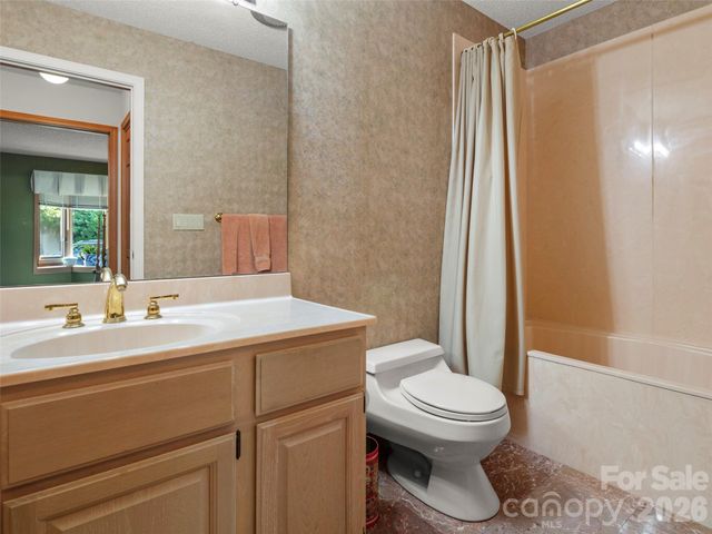 20 Clubside Drive, Asheville, NC 28804