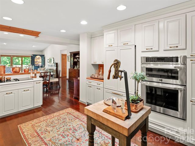 20 Clubside Drive, Asheville, NC 28804