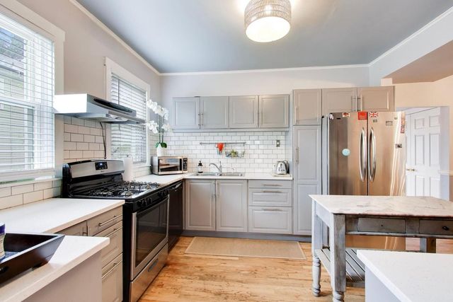 1028 Ashland Avenue, Evanston, IL 60202