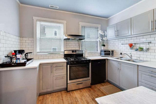 1028 Ashland Avenue, Evanston, IL 60202