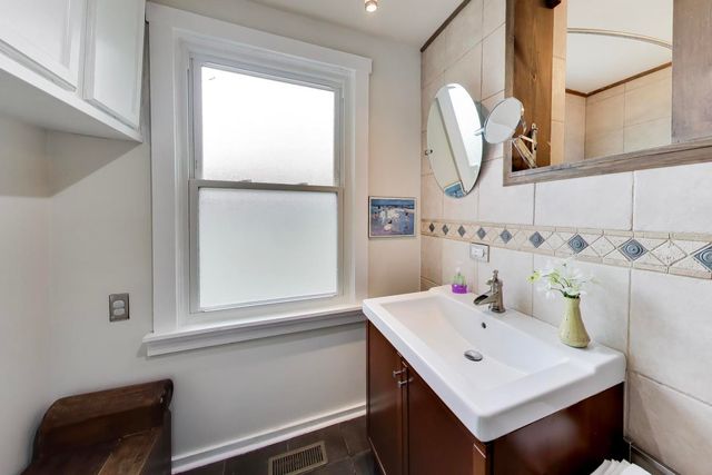 1028 Ashland Avenue, Evanston, IL 60202